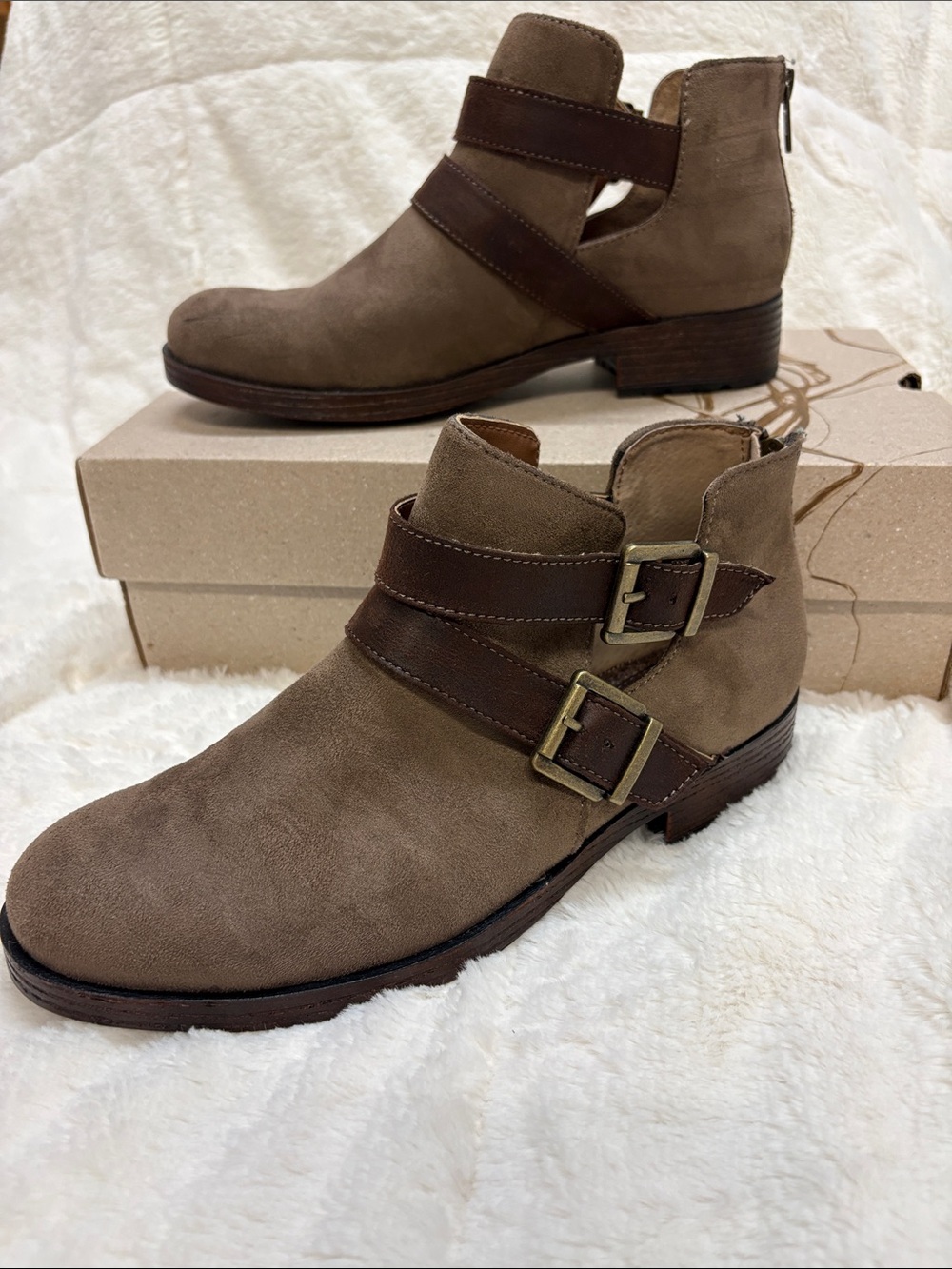 NWT BOC Born Concept Sophie Taupe Brown Ankle Boots - Size 8